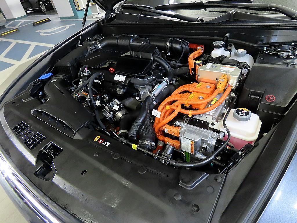 Hyundai Grandeur Hybrid (GN7) 1.6 HEV 프리미엄 - 19