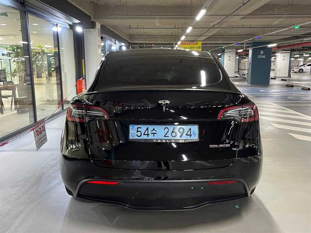 테슬라 모델 Y AWD 퍼포먼스 - 5