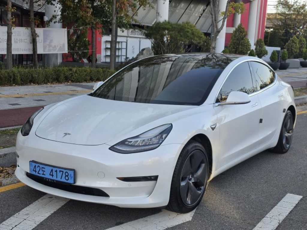 Tesla Model 3 AWD 롱 레인지 - 2