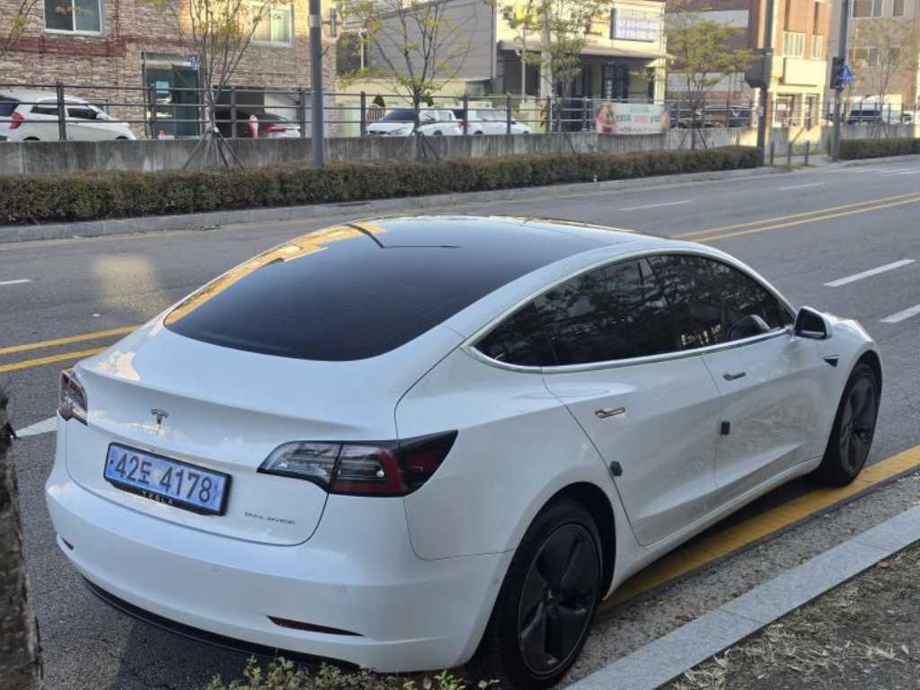 Tesla Model 3 AWD 롱 레인지 - 5