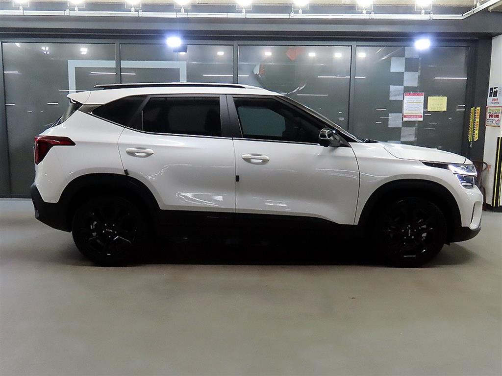 Kia The New Seltos 1.6 가솔린 터보 4WD 시그니처 그래비티 - 3
