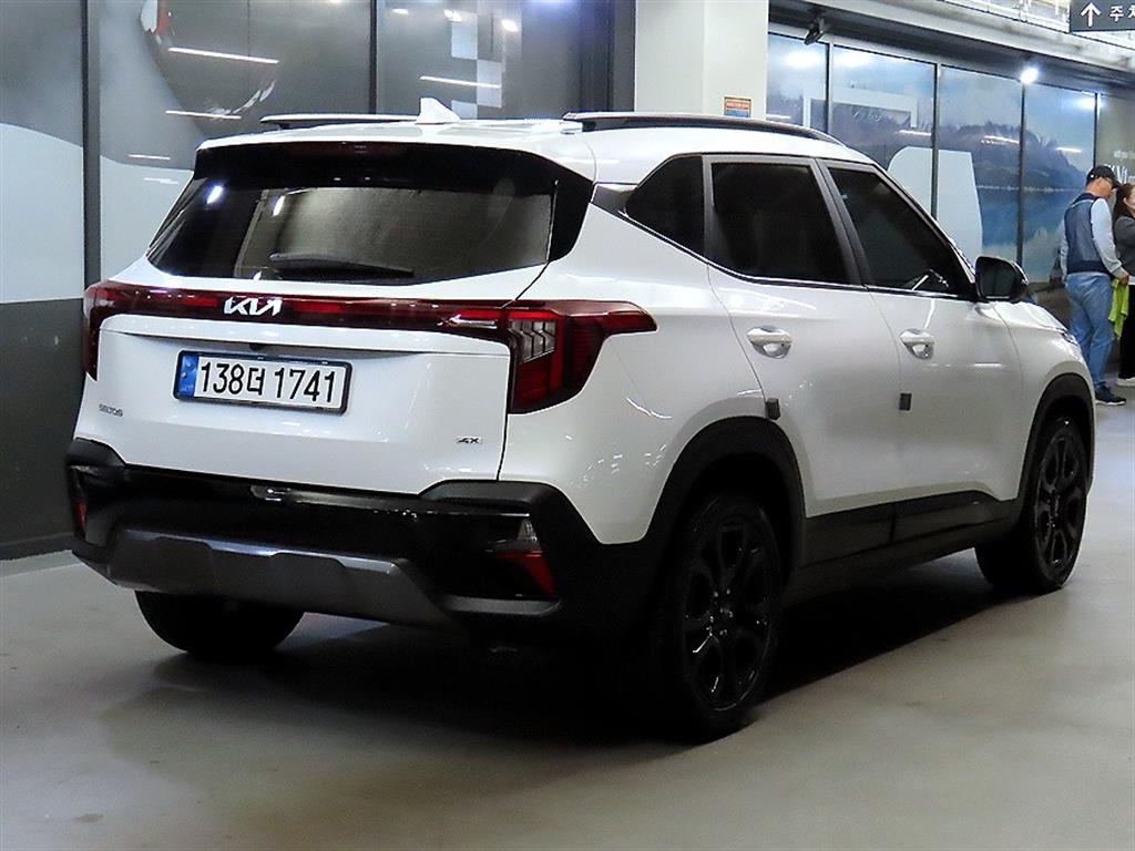 Kia The New Seltos 1.6 가솔린 터보 4WD 시그니처 그래비티 - 4