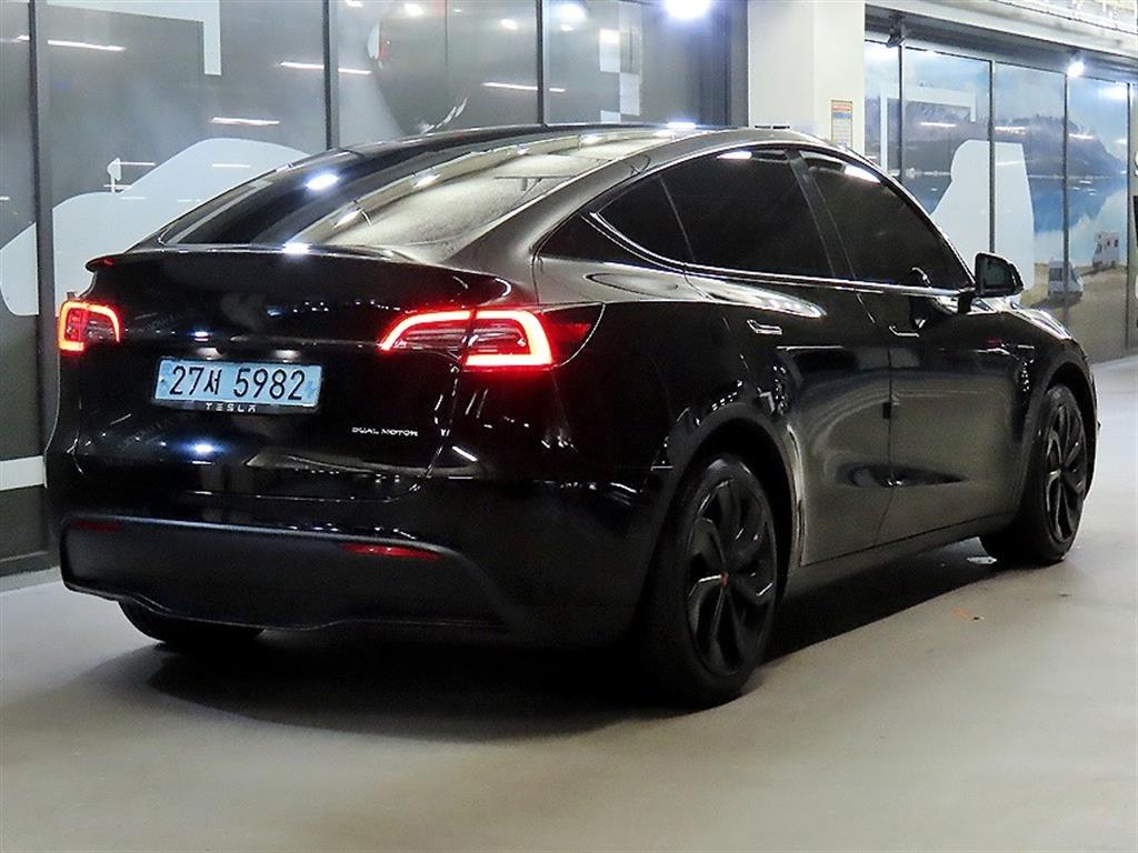 Tesla Model Y AWD 롱 레인지 - 4