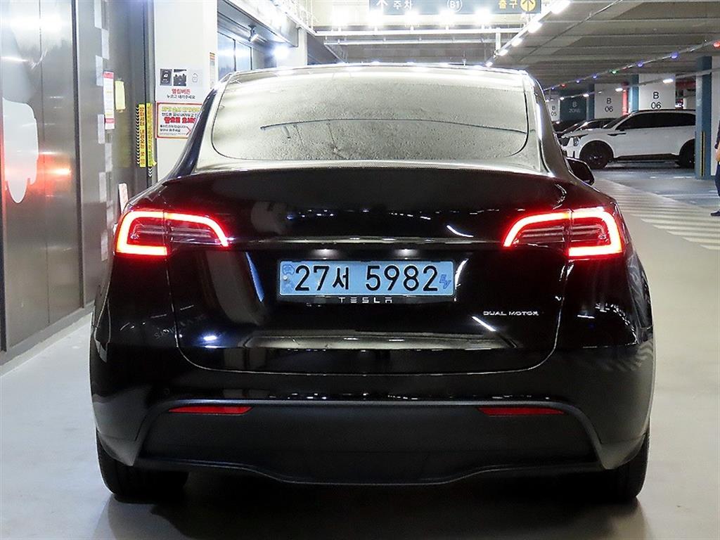 Tesla Model Y AWD 롱 레인지 - 5