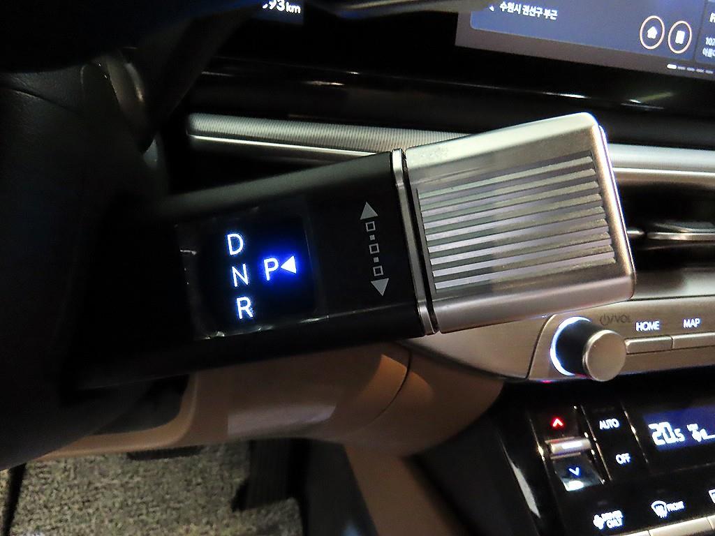 Hyundai Grandeur Hybrid (GN7) 1.6 HEV 익스클루시브 - 12