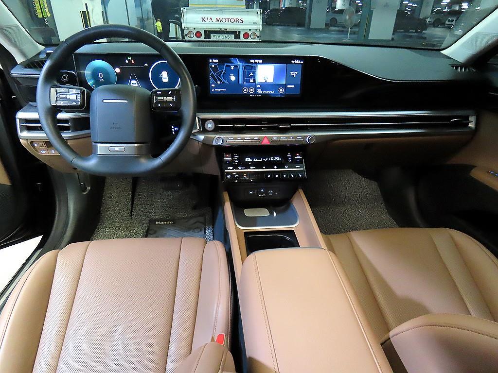 Hyundai Grandeur Hybrid (GN7) 1.6 HEV 익스클루시브 - 10