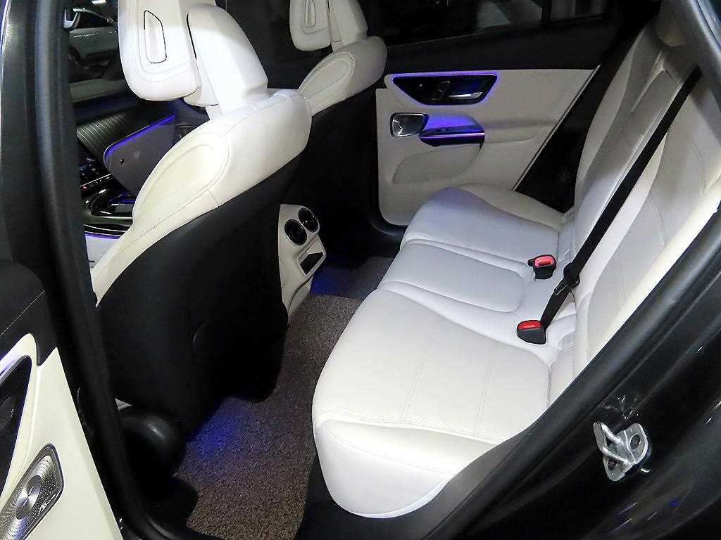 벤츠 GLC클래스(2세대) GLC 300 4매틱 쿠페 아방가르드 - 7