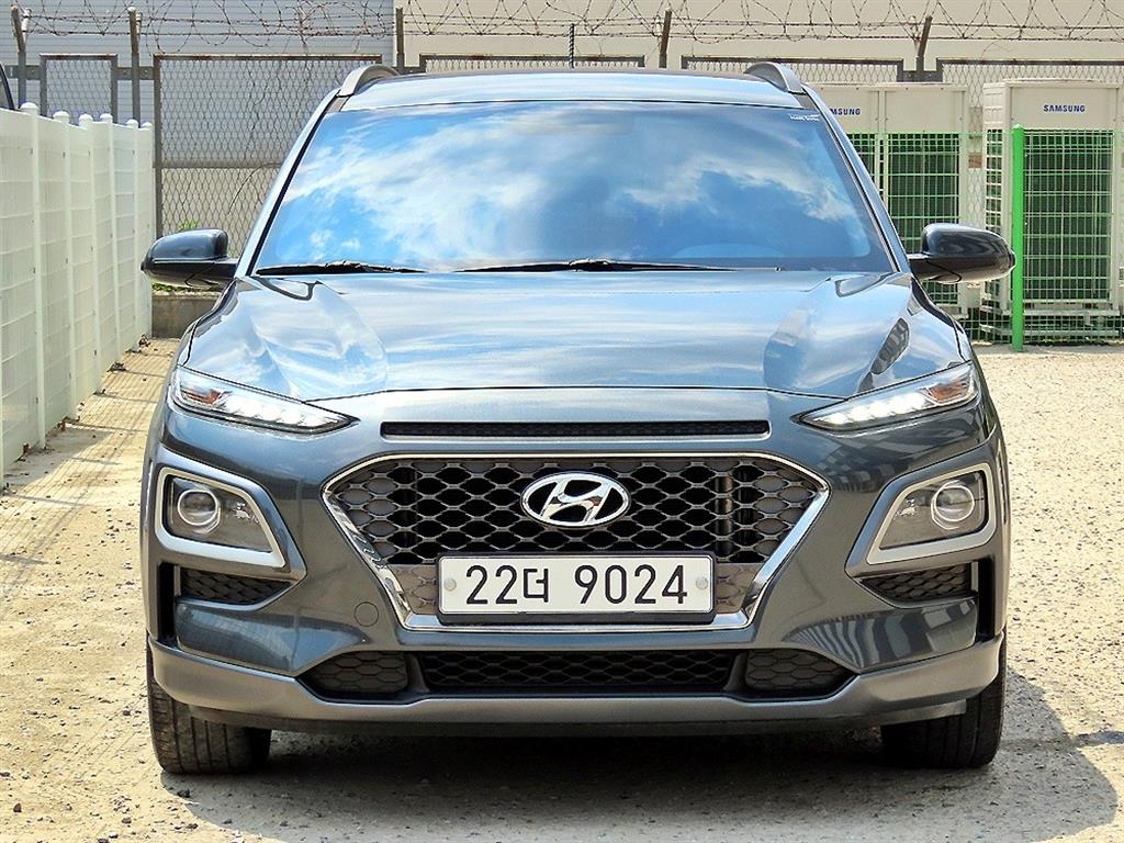 Exterior photo of the 2018 Hyundai Kona, VIN ...075562