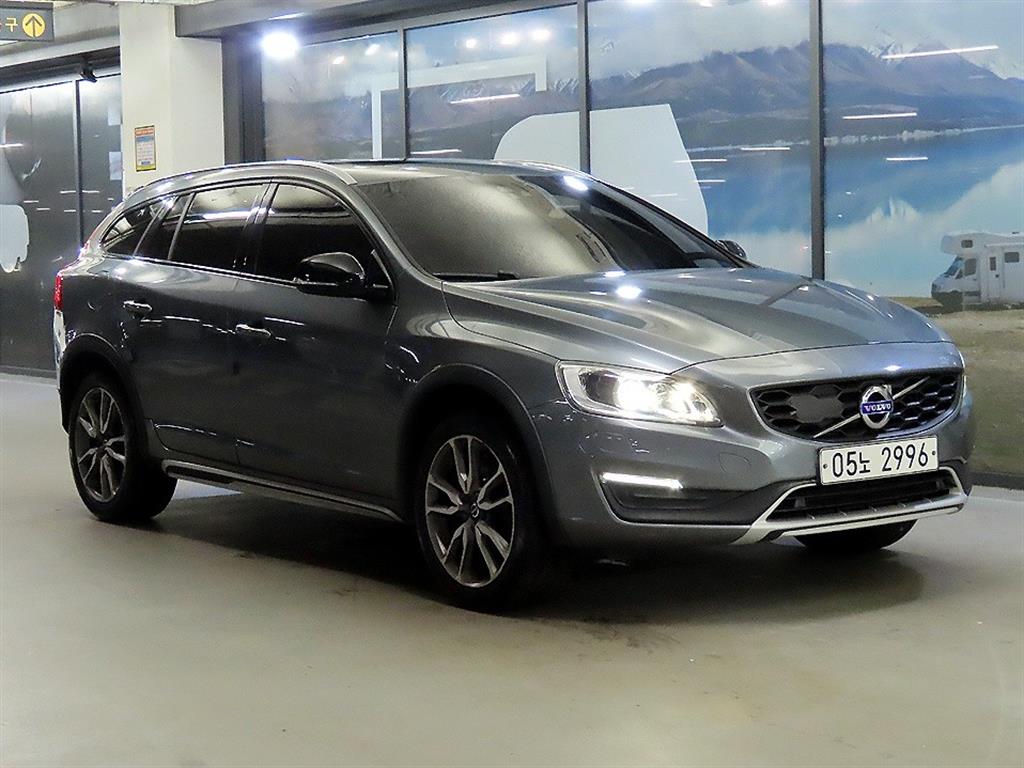 Volvo V60 Cross Country D4 섬멈