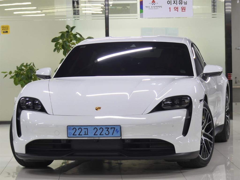 포르쉐 타이칸 EV