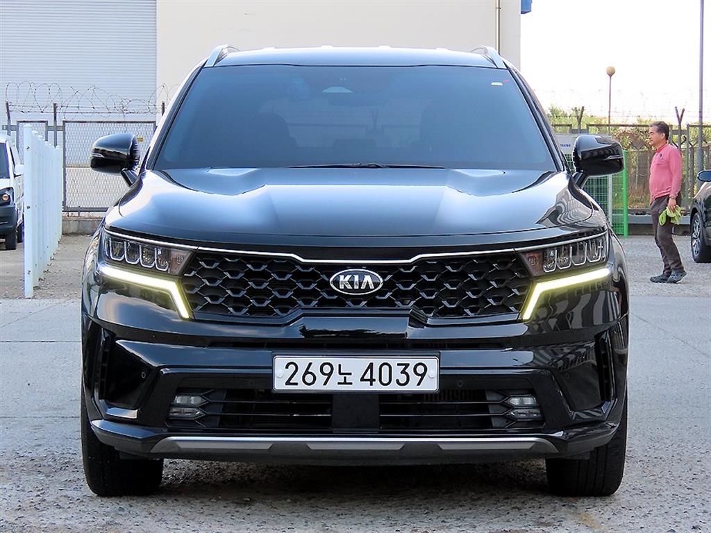 Exterior photo of the 2021 Kia Sorento, VIN ...088408