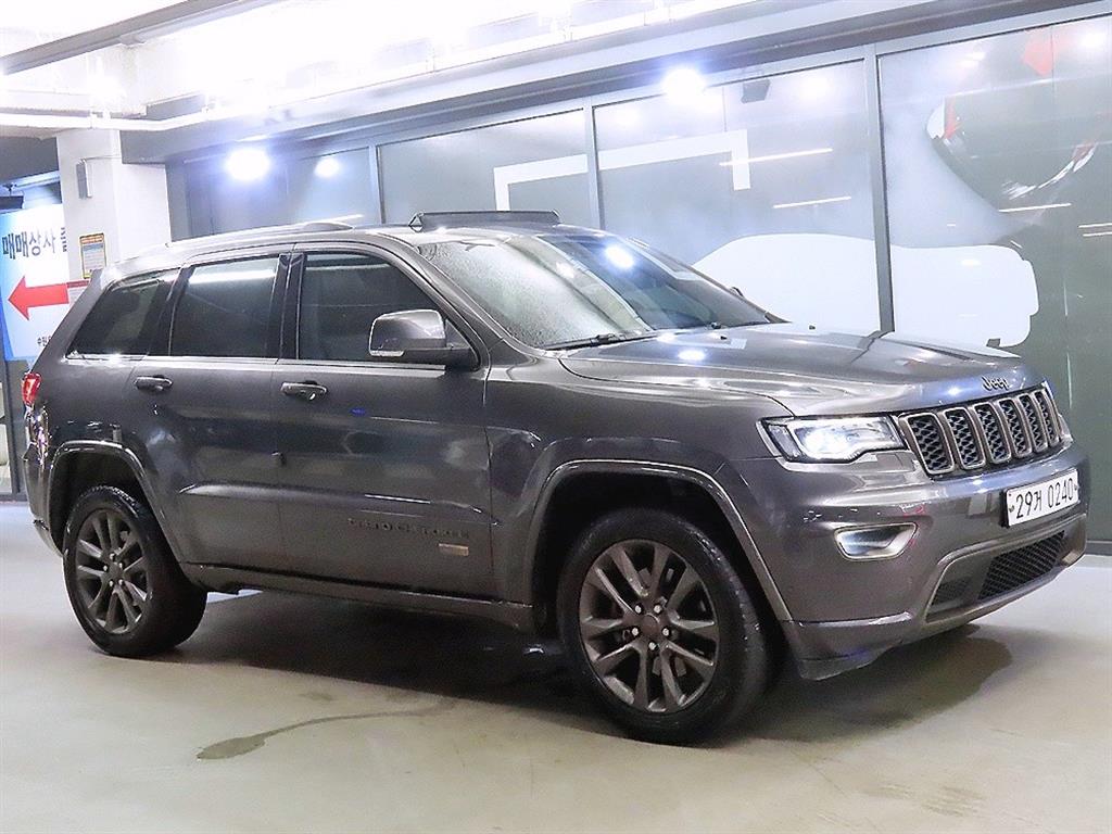Jeep 그랜드 체로키(WK2) 3.0 V6 터보디젤 75th 에디션