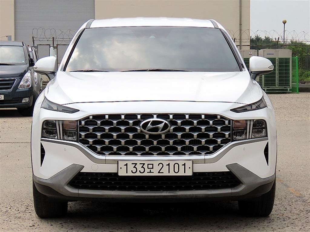 Exterior photo of the 2021 Hyundai Santa Fe, VIN ...399348