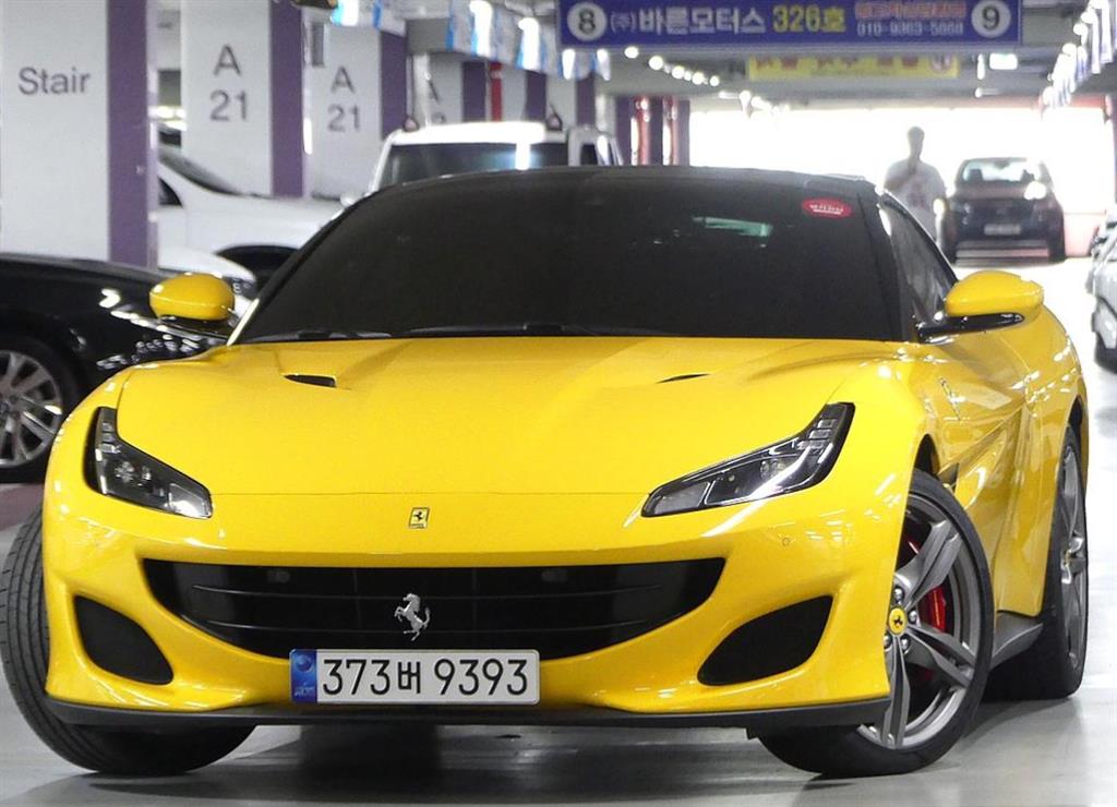 페라리 포르토피노 3.9 V8 컨버터블 GT