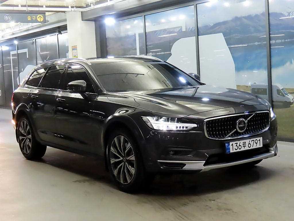 볼보 V90 크로스컨트리 2.0 B5 AWD 얼티메이트