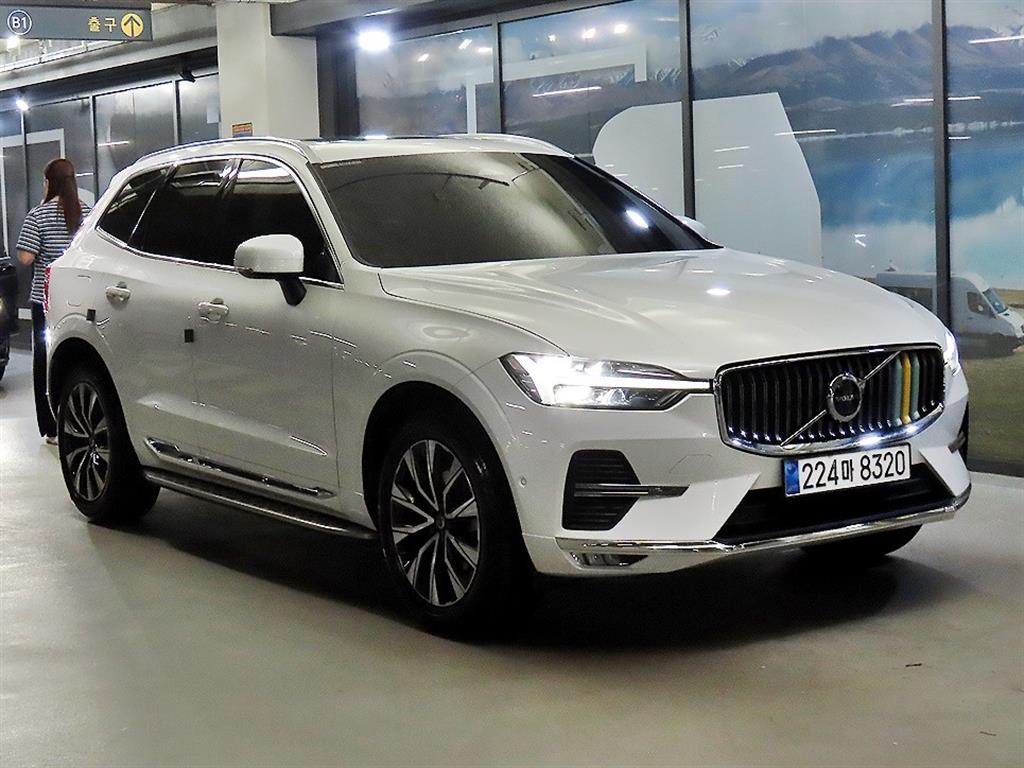 볼보 XC60(2세대) B5 AWD 얼티메이트 브라이트