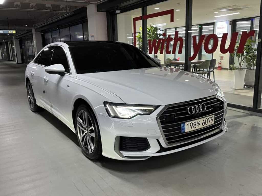 아우디 A6(5세대) 45 TFSI 프리미엄