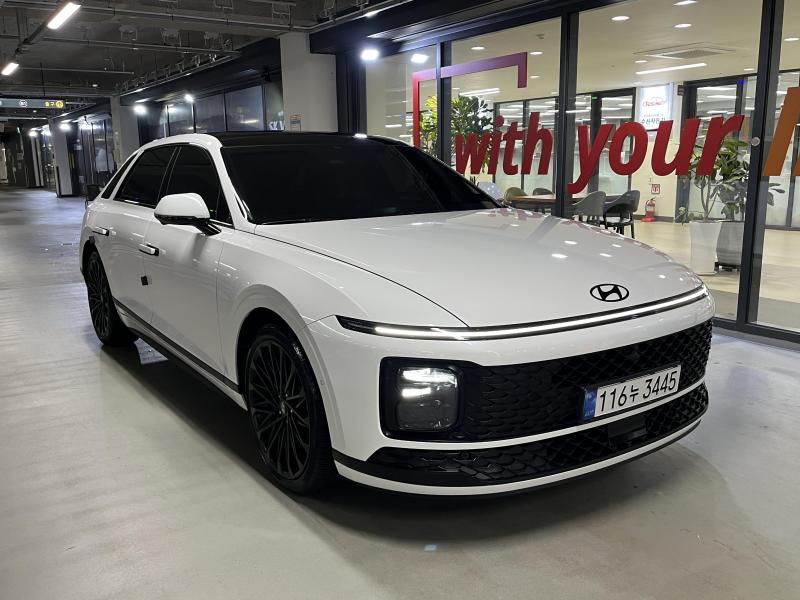 Hyundai Grandeur Hybrid (GN7) 1.6 HEV 캘리그래피 블랙 잉크