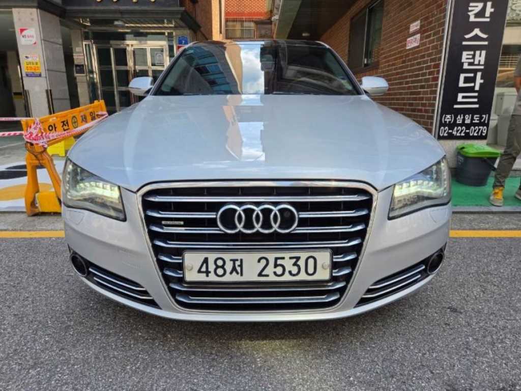아우디 A8(3세대) 4.2 FSI 콰트로 LWB