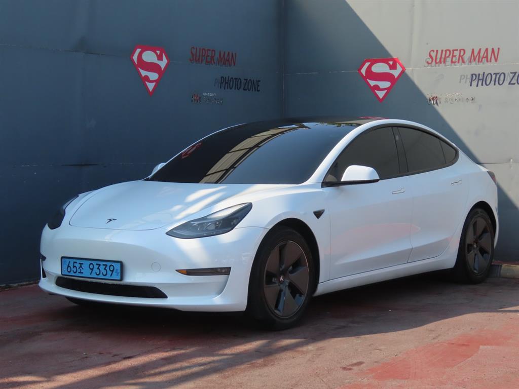 Tesla Model 3 AWD 롱 레인지
