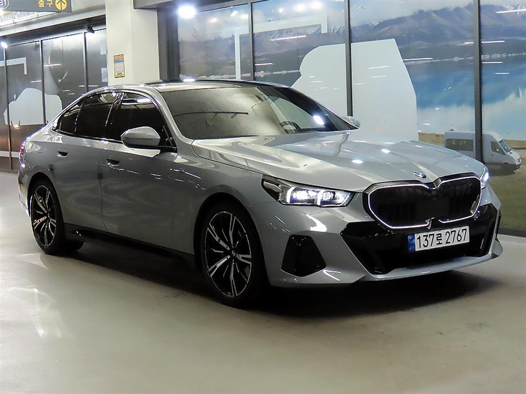 BMW 5시리즈(8세대) 530i xDrive M 스포츠