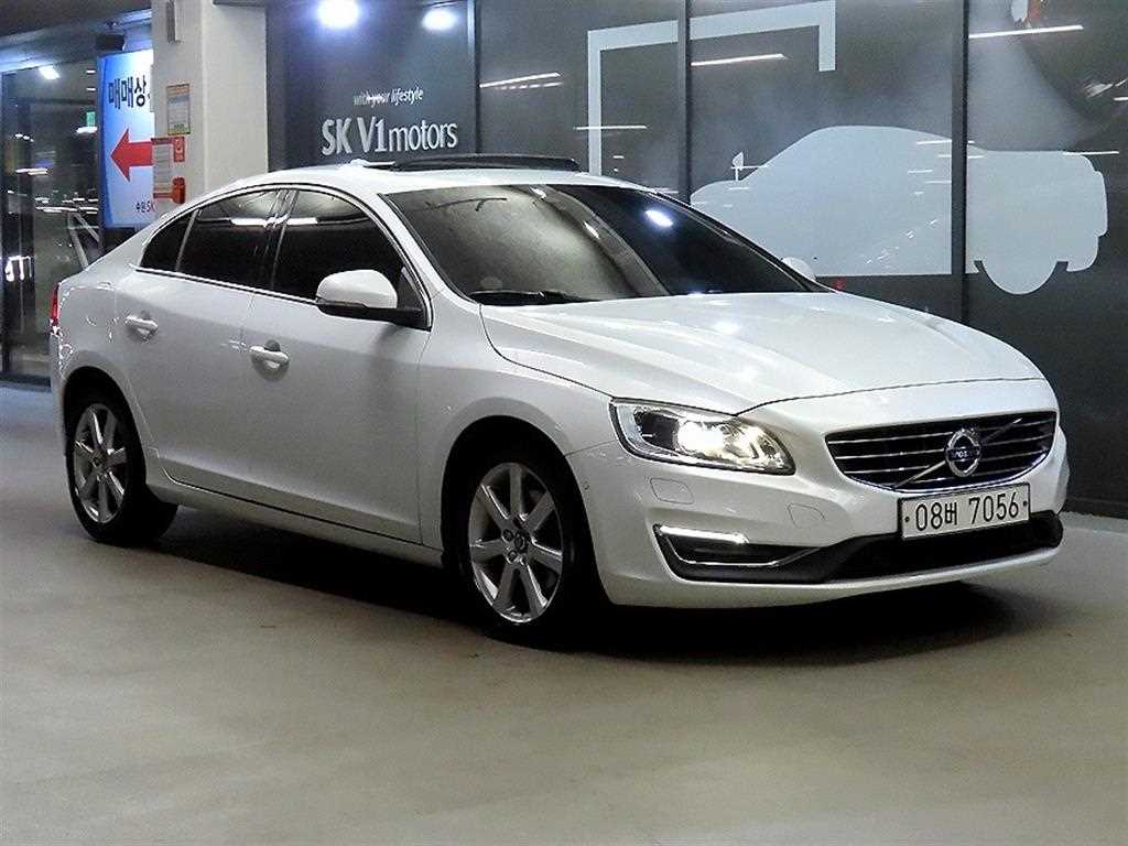 볼보 S60(2세대) D3 모멘텀