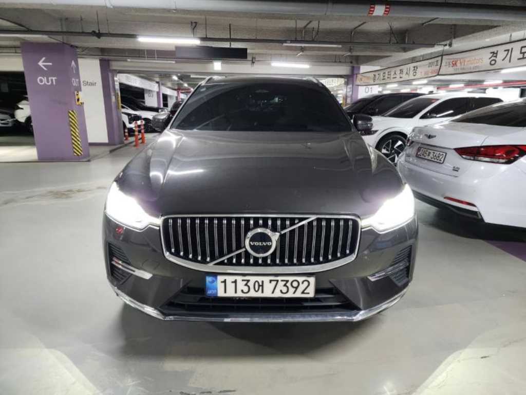 볼보 XC60(2세대) B5 AWD 인스크립션