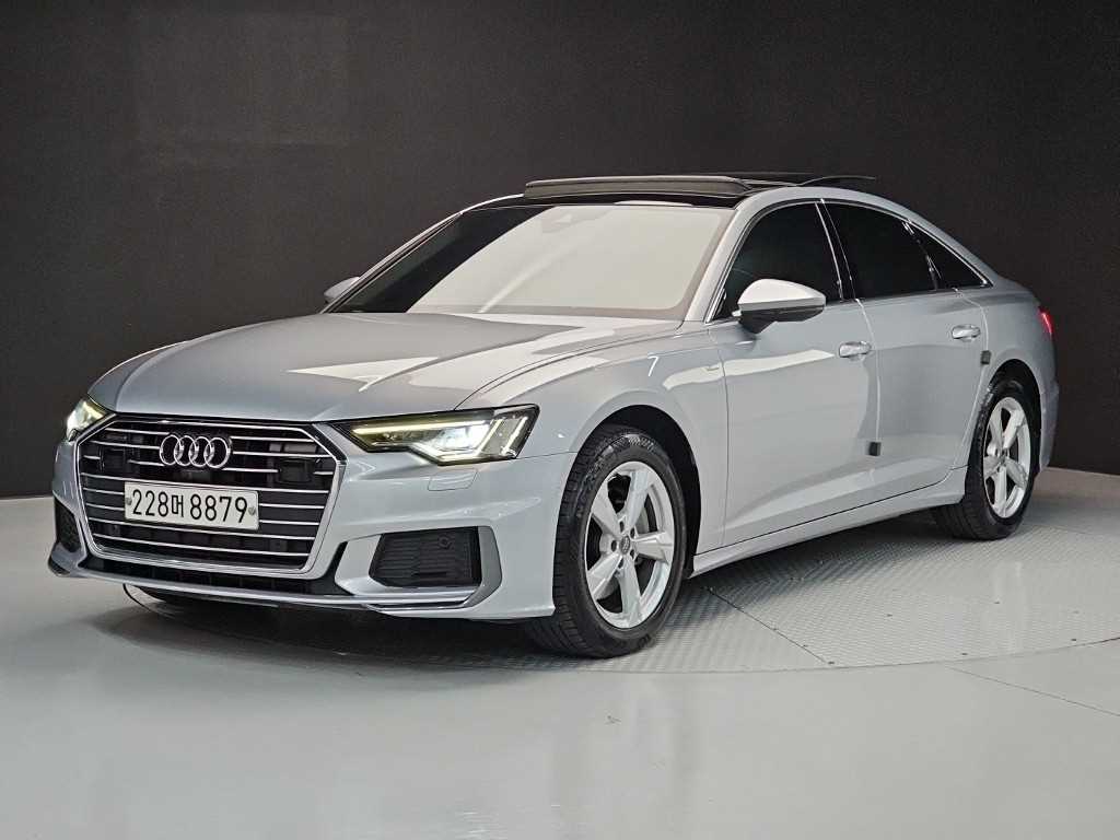 아우디 A6(5세대) 45 TFSI 콰트로