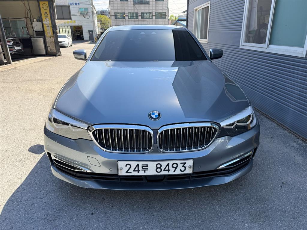 BMW 5시리즈(7세대) 520i 럭셔리