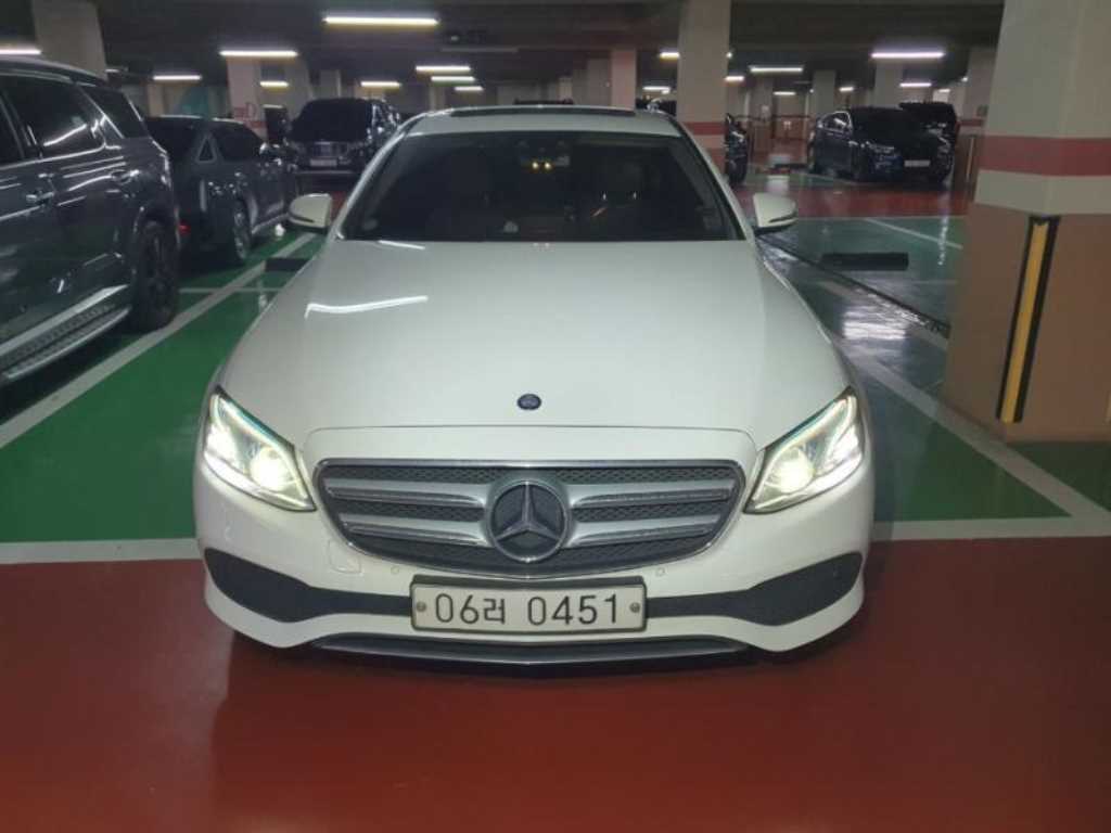 Mercedes-Benz E클래스(5세대) E220d 아방가르드