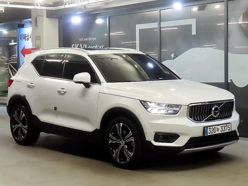볼보 XC40 2.0 B4 AWD 인스크립션