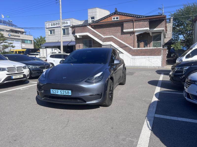 테슬라 모델 Y AWD 롱 레인지