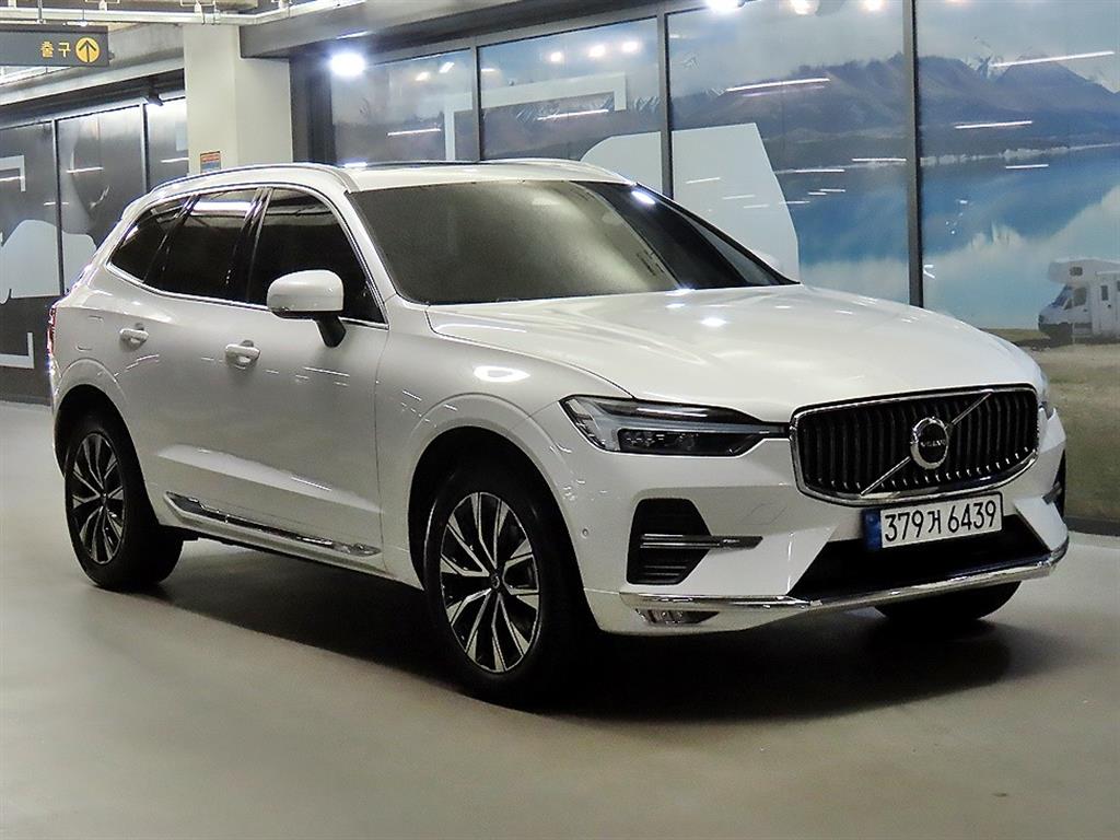 볼보 XC60(2세대) B5 AWD 얼티메이트 브라이트