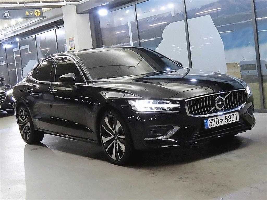 Volvo S60 (3rd Gen) 2.0 B5 얼티메이트 브라이트