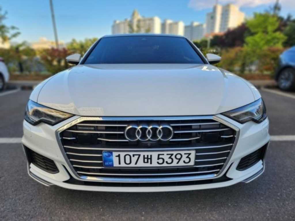 아우디 A6(5세대) 45 TFSI 콰트로