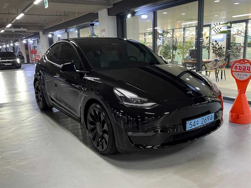 테슬라 모델 Y AWD 퍼포먼스