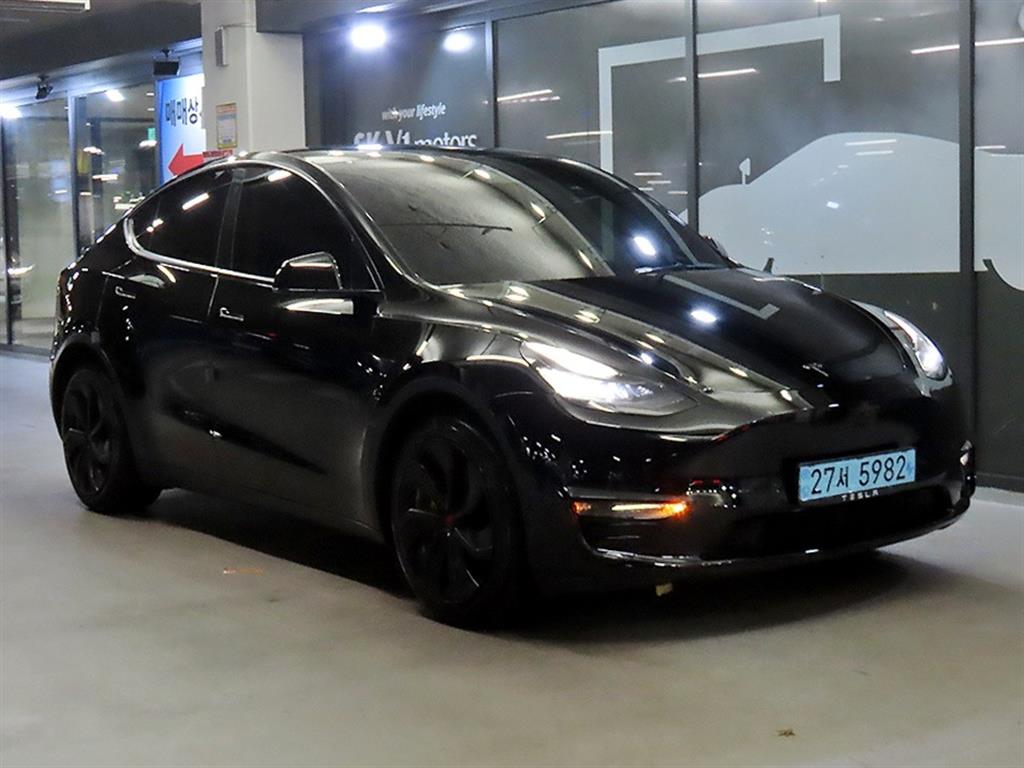 Tesla Model Y AWD 롱 레인지