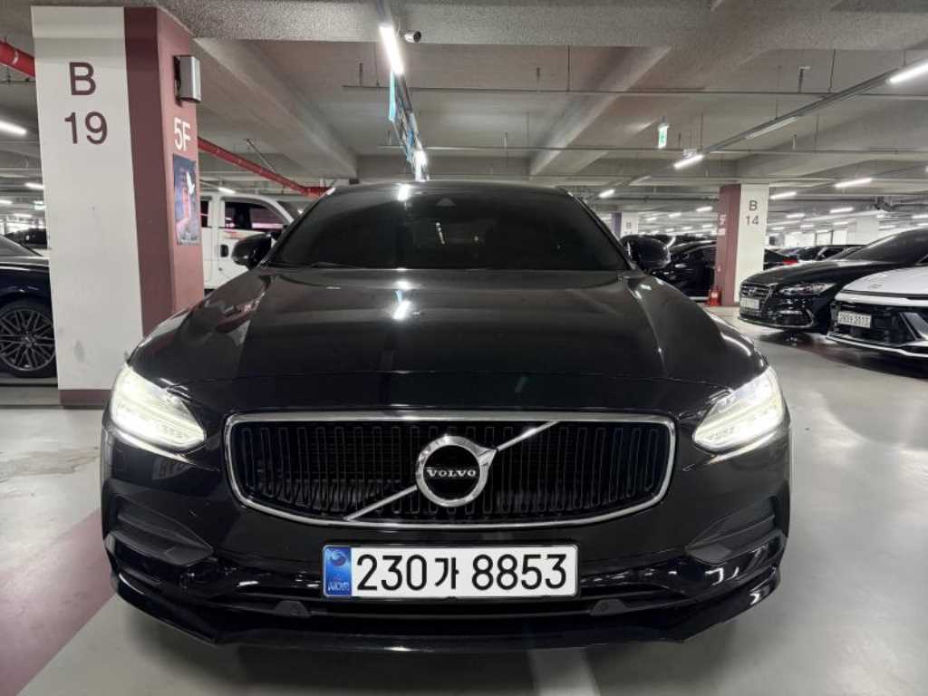 Volvo 더 뉴 S90 D5 AWD 모멘텀