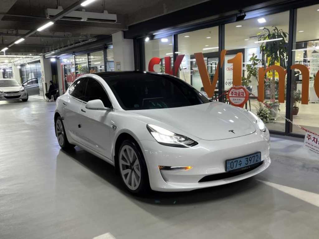 Tesla Model 3 AWD 롱 레인지