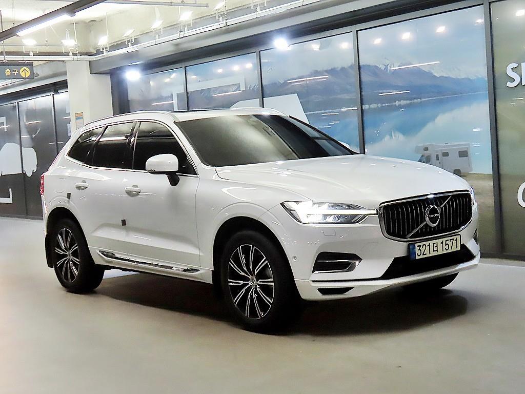 Volvo XC60 (2nd Gen) T8 AWD 인스크립션