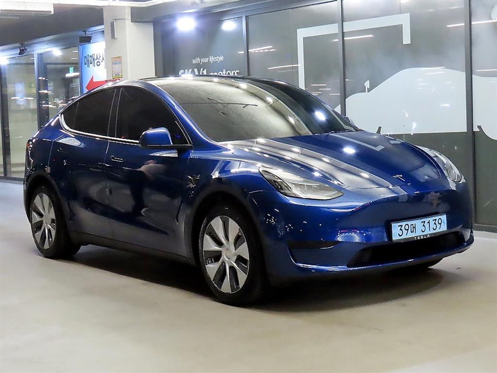 Tesla Model Y RWD