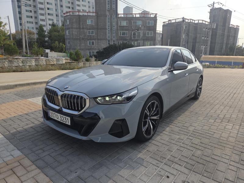BMW 5시리즈(8세대) 530i xDrive M 스포츠