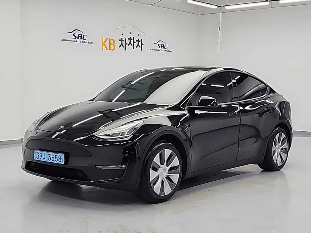 Tesla Model Y RWD 스탠다드 레인지