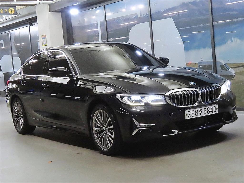 BMW 3시리즈(7세대) 330i 럭셔리 라인