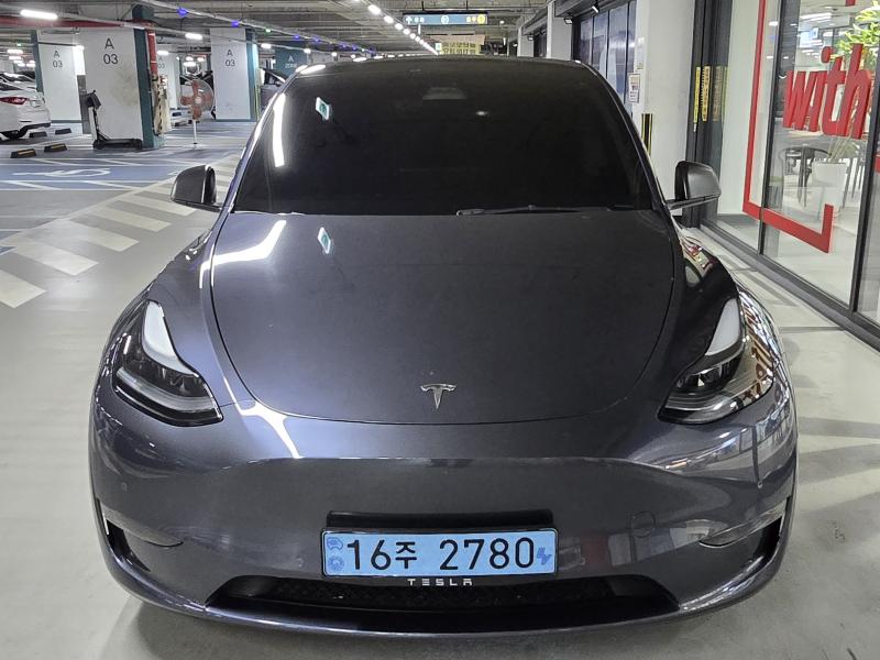 Tesla Model Y AWD 롱 레인지