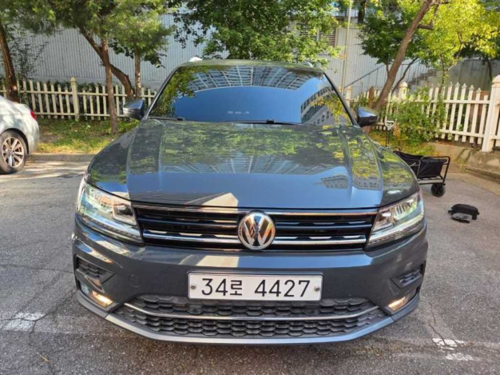 Volkswagen Tiguan (2nd Gen) 2.0 TDI 프리미엄