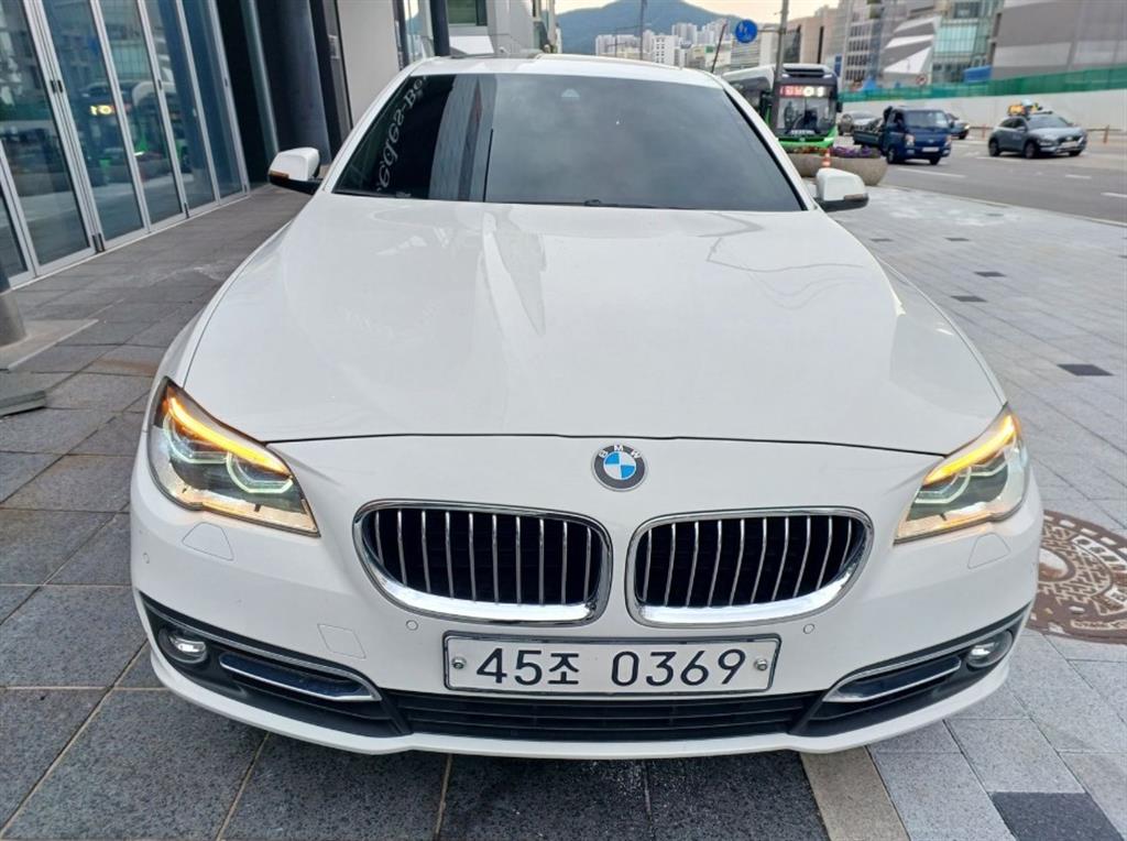 BMW 5시리즈(6세대) 520d xDrive 럭셔리라인 플러스